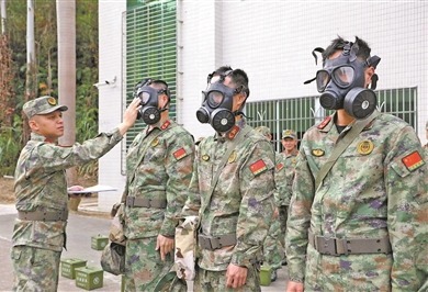 筑牢安全防線 提升應(yīng)急能力——廣東省紫金縣人武部深入開(kāi)展群眾性練兵活動(dòng)，扎實(shí)組織防毒面具使用訓(xùn)練